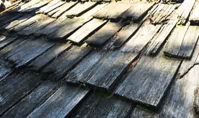 Why are wood roofs becoming obsolete?